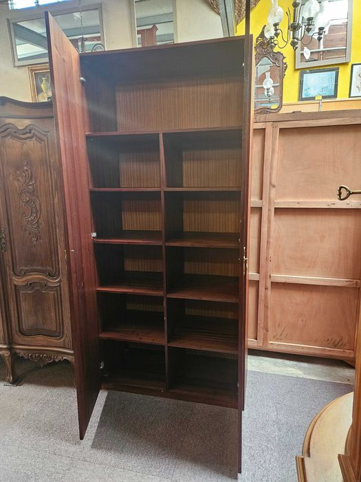 Armário de duas portas - Bom estado geral