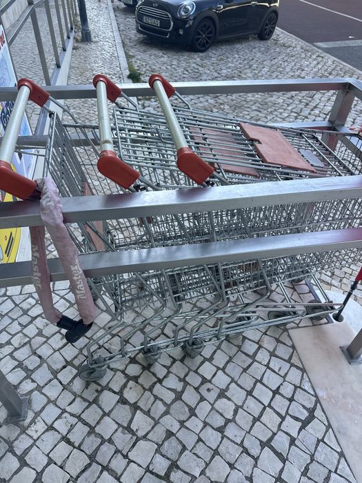 3 carrinhos supermercado metalicos