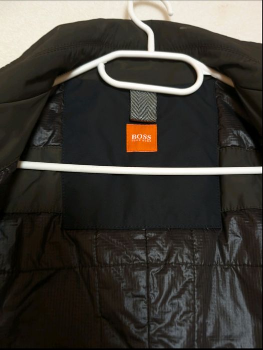 Плащь  пальто утеплений hugo boss M 52 розмір