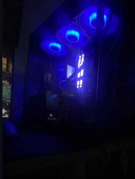 PC Gaming High-End RX 9070 XT + Ryzen 7 9700X | 4K/1440p | Como Novo