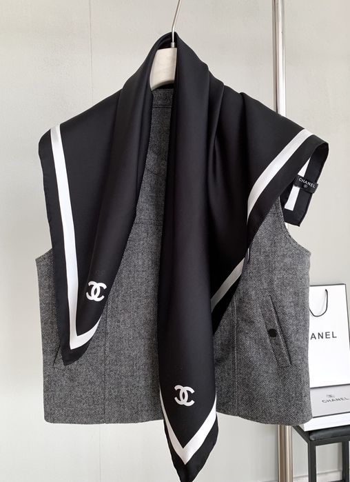 Nowa apaszka Chanel 90x90 cm