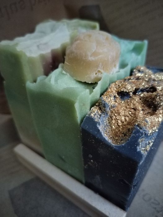 Mydla naturalne z mydelniczka