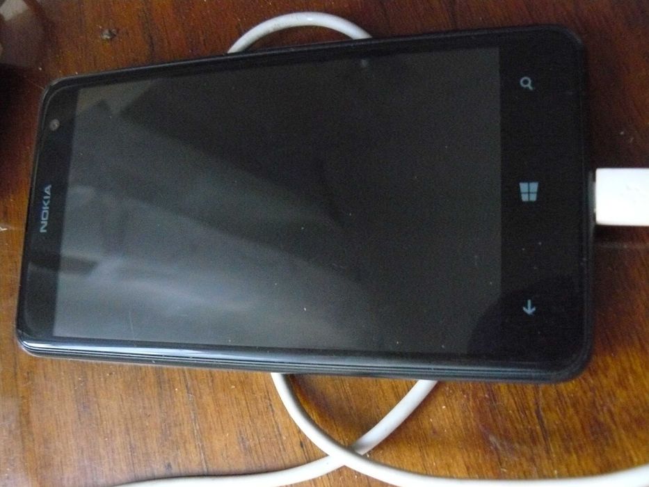 Telefon smartfon dotyk Nokia z ładowarką