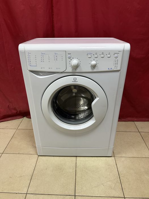 Стиральная машина Indesit IWSB 6105