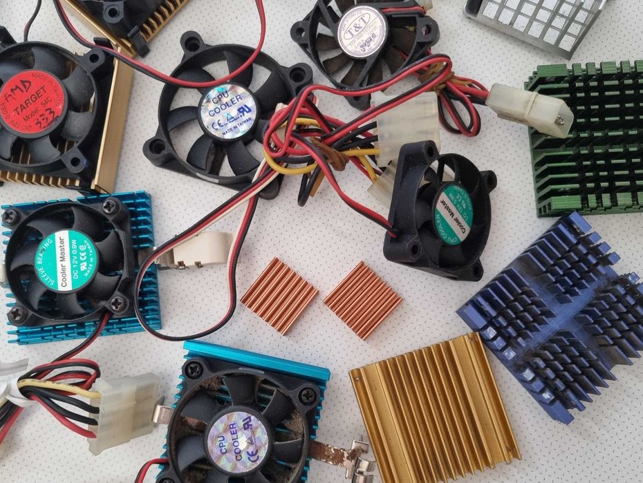 Small Heatsinks and Coolers for Vintage Processors64739841879170123