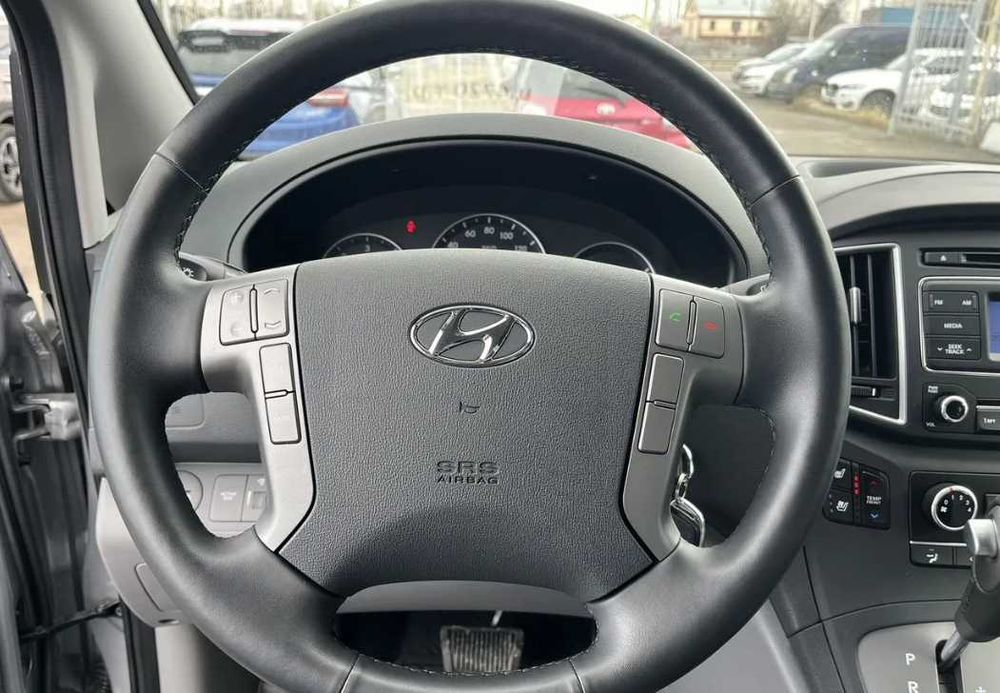 Hyundai Grand Starex  2020
