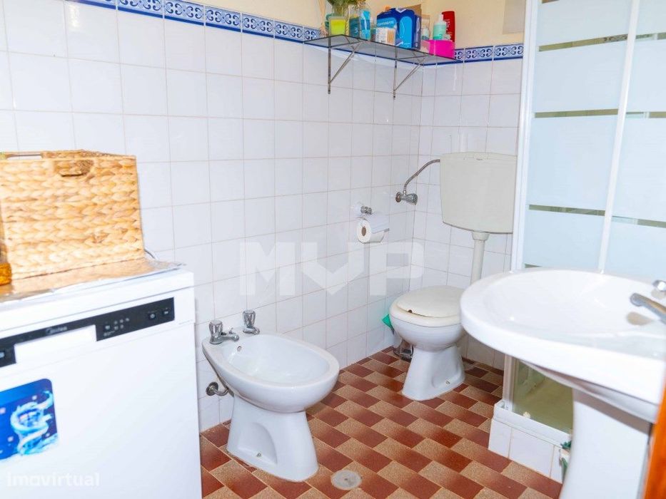 Moradia T2 com terreno em Martim Longo