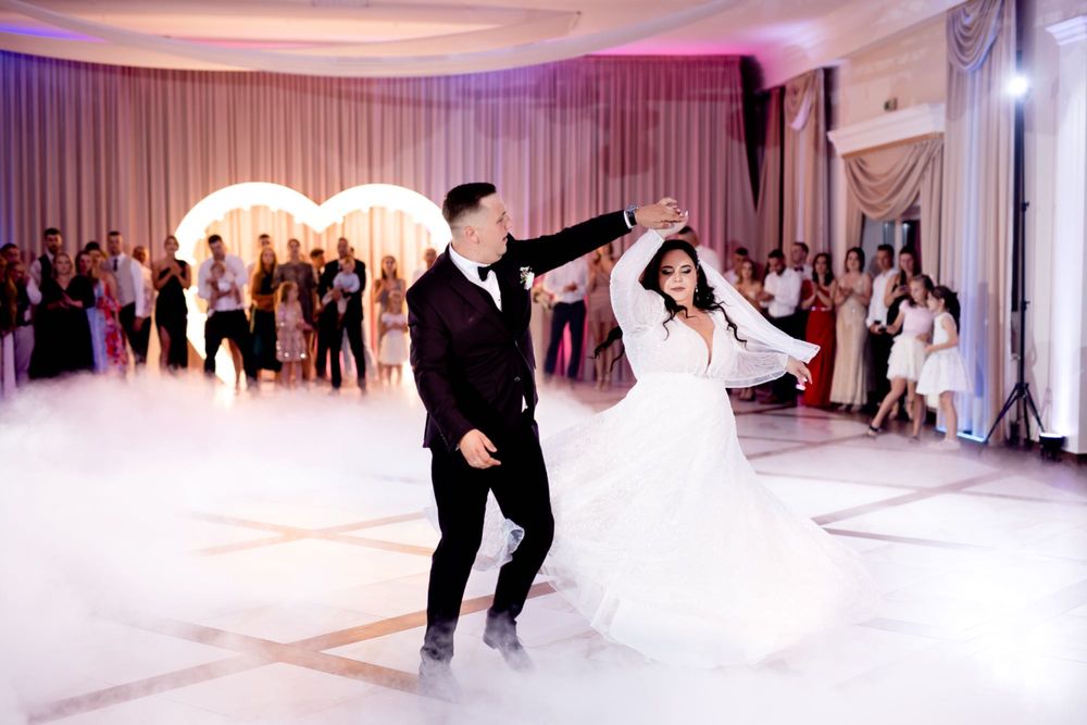 Sprzedam piękną suknię ślubną