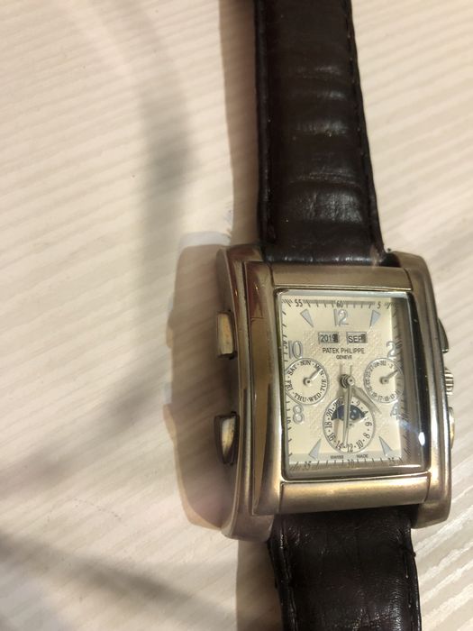 Годиник хороший стан.