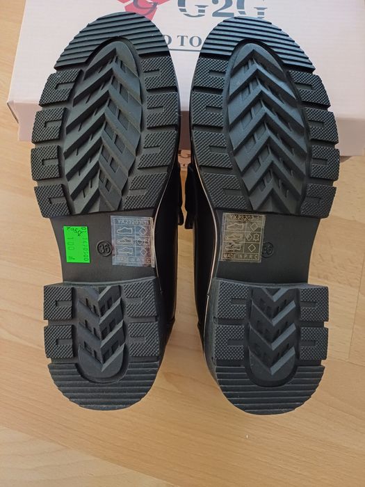 Buty półbuty czarne 36