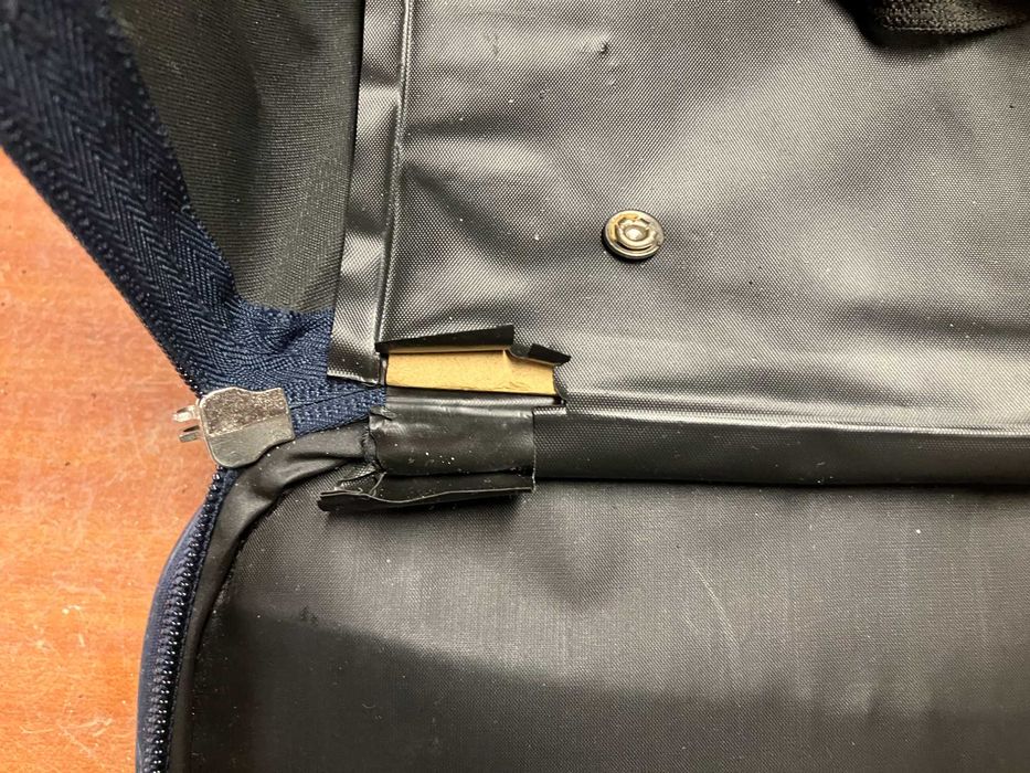 Mała walizka na kółkach