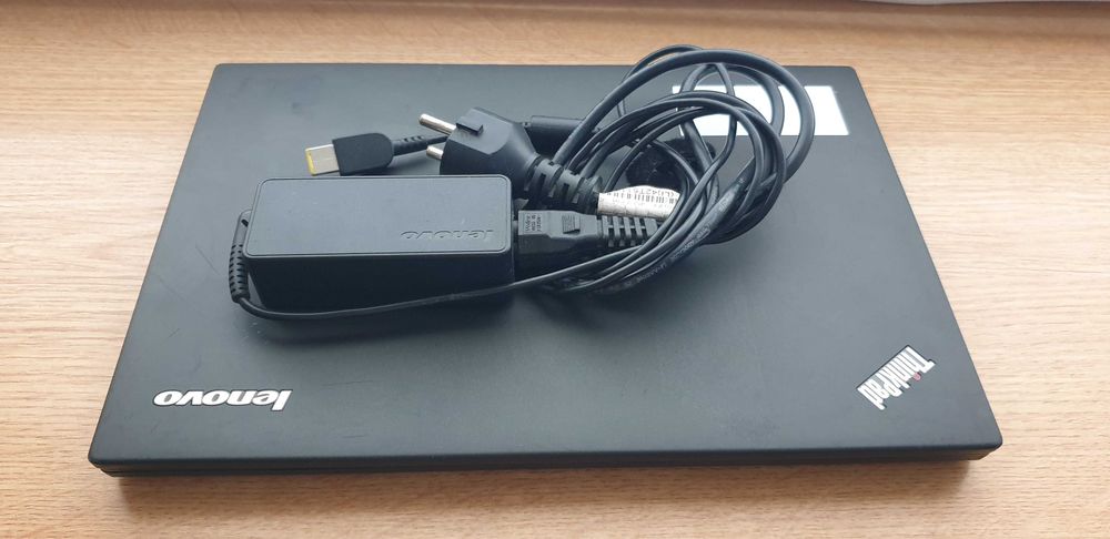 Lenovo ThinkPad 12" Windows 11, Office 2021,