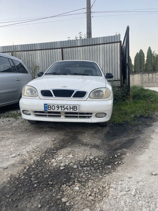 Автомобіль Део Ланус