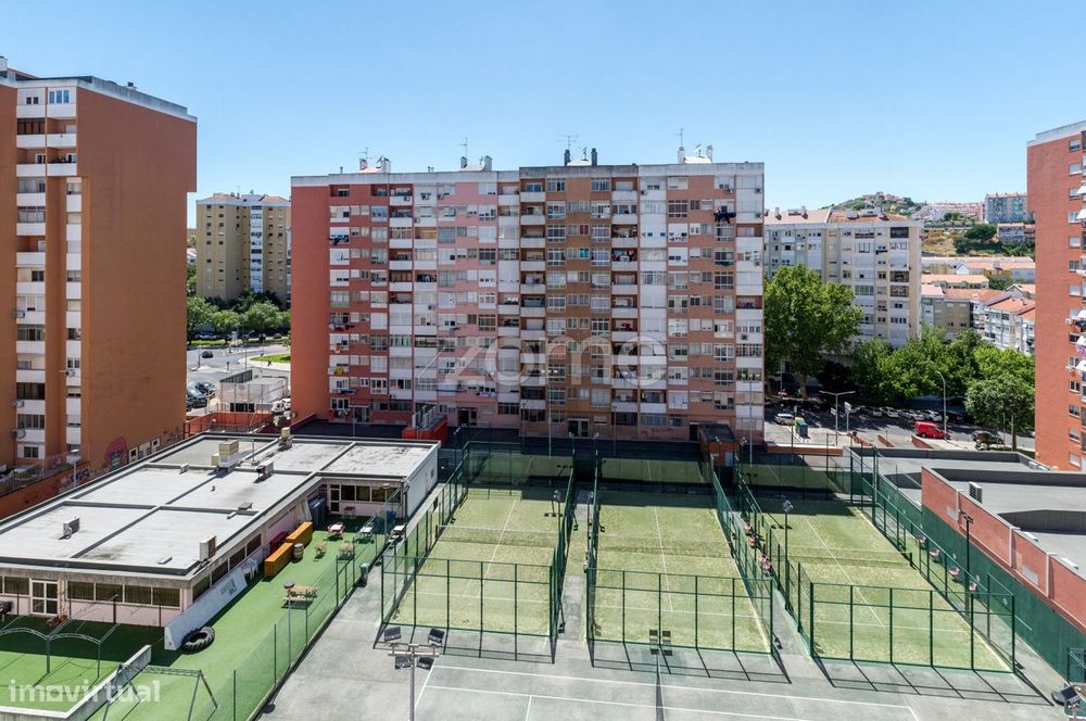 Apartamento T3 em Alfornelos — junto ao Metro