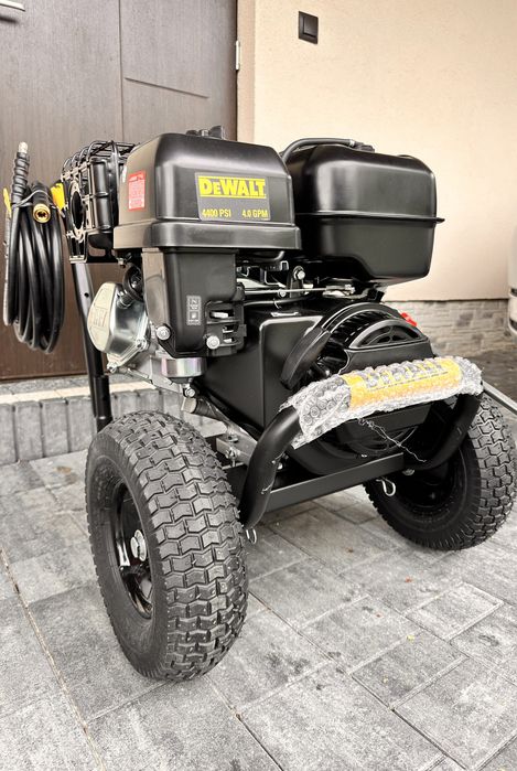 Myjka ciśnieniowa spalinowa 303 Bar  DEWALT - 15KM Nowa Gwar 303 BAR
