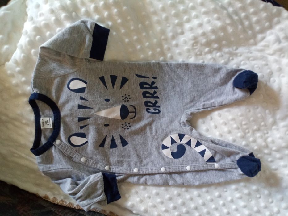 Várias roupas 0-3 meses