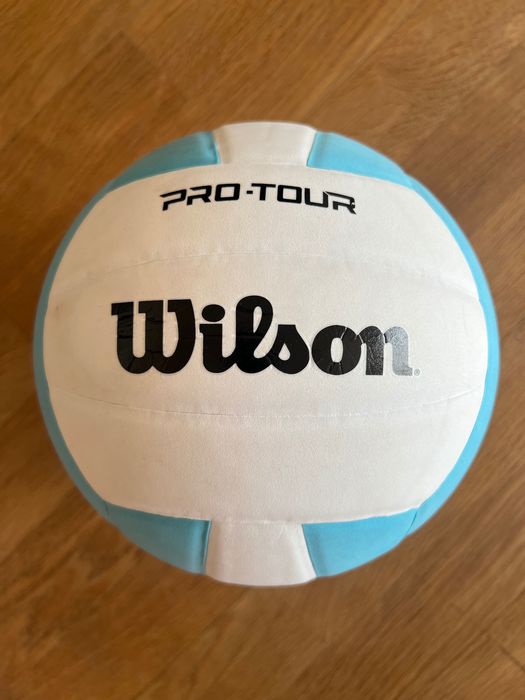Волейбольний м'яч Wilson