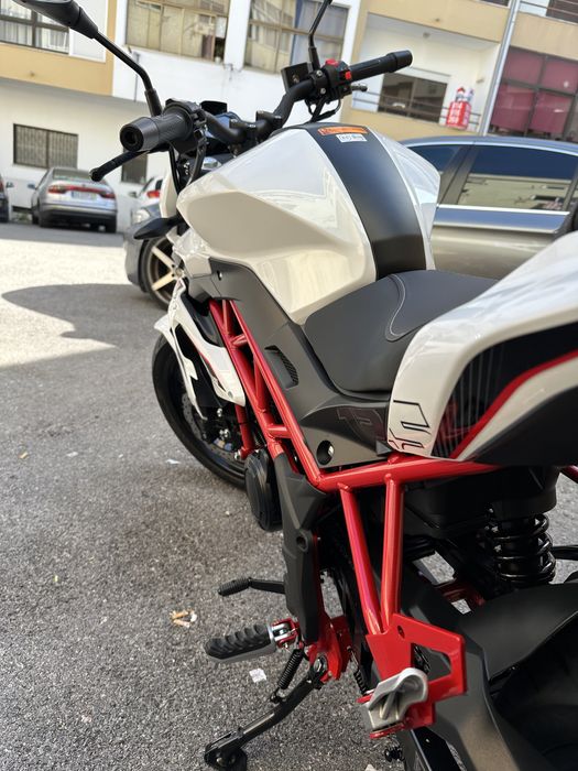 Benelli BN 125 - Como Nova