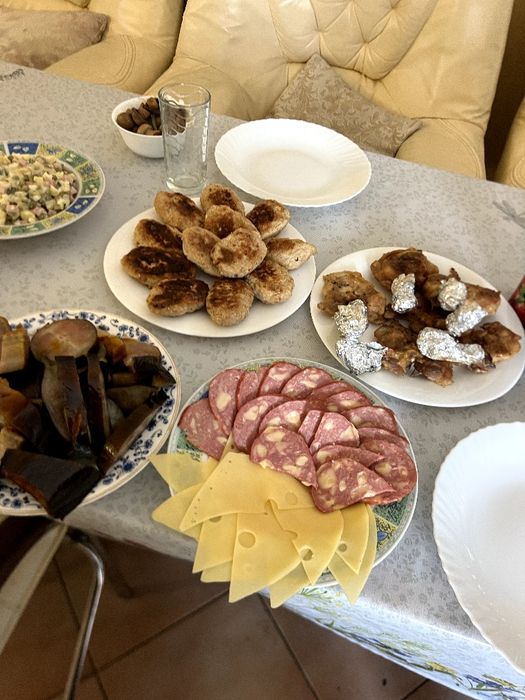 Сдам  дом с теплым бассейном . На Калиновой!
