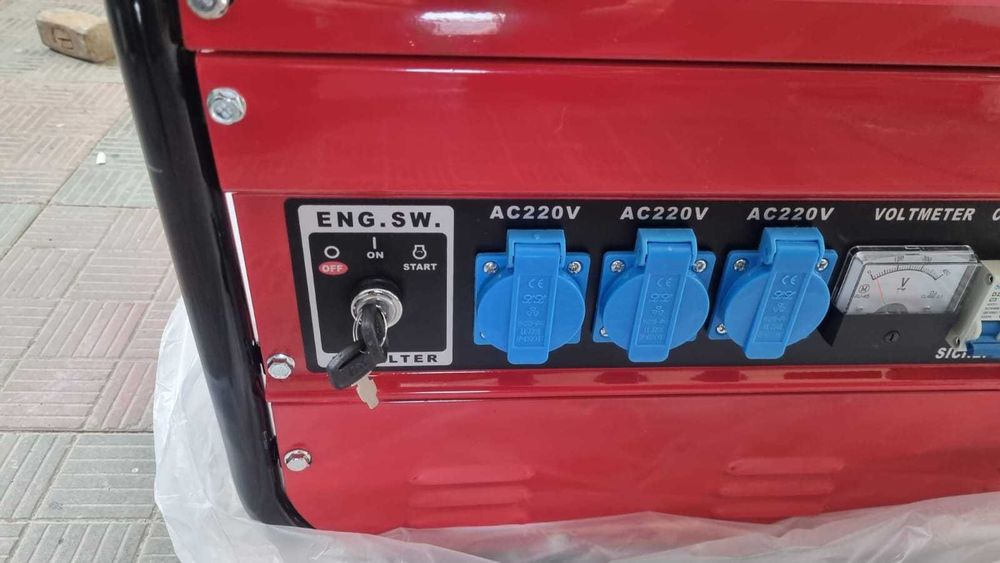 бензиновый генератор IDW DW8500W.  3 квт