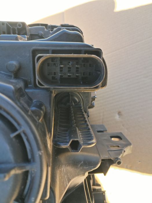 Farol esquerdo mercedes classe B (W246)