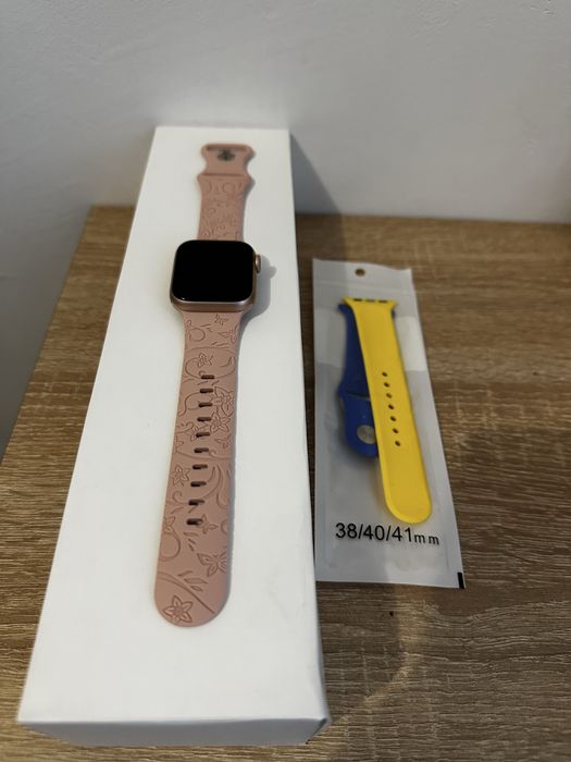 Годиник 4 Gold Aluminum Case Pink Sand Sport Band 40mm
