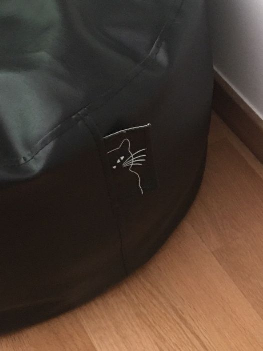 Puff preto do Gato Preto