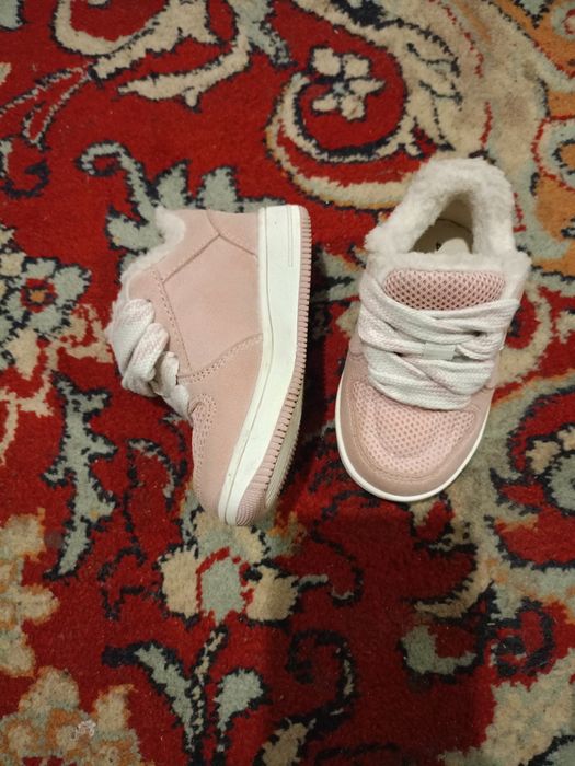 Продам обув на дівчинку