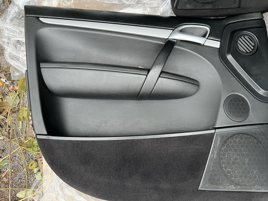 Продам Porsche Cayenne 957/955 обшивки/карты дверей