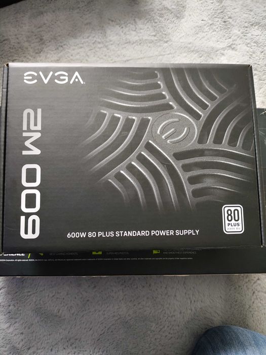 Fonte de alimentação EVGA 600W2 80 Plus Standard