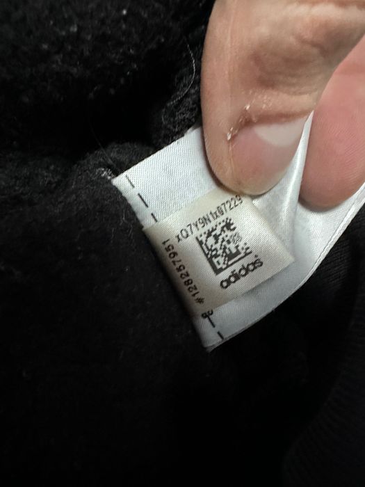 ядовий худі Adidas