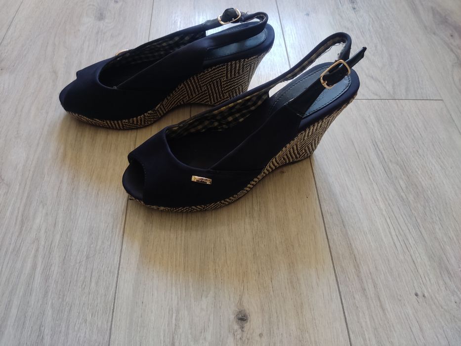 Buty na koturnie rozmiar 38