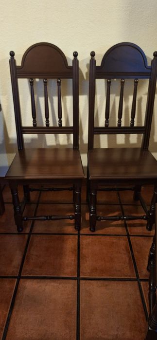 Conjunto de seis Cadeiras de sala, duas de quarto e Carrinho de chá