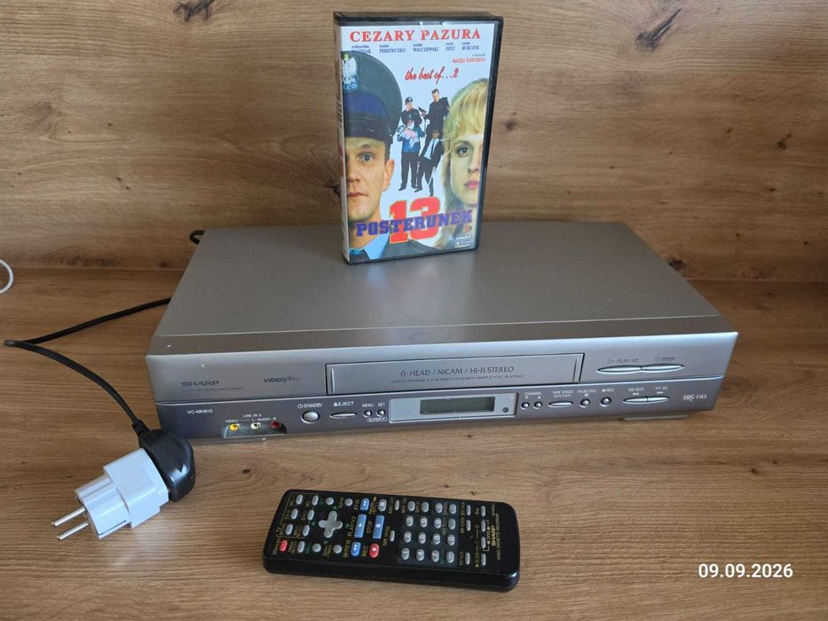 Sharp VC-MH815 magnetowid VHS + pilot