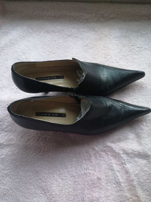 Кожаные лодочки.