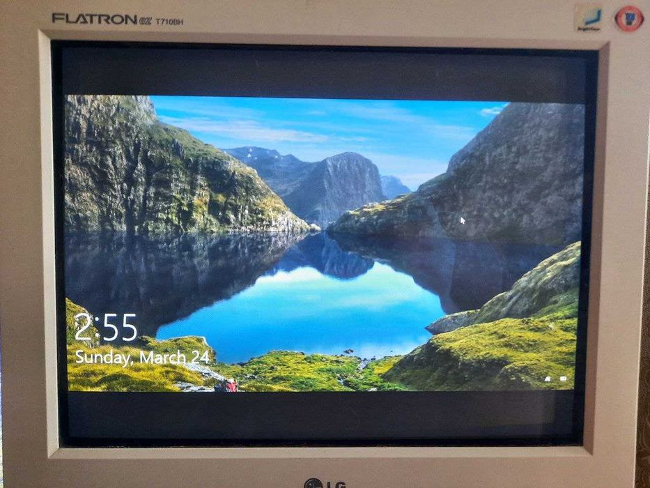 Продам монітор LG Flatron ez t710bh