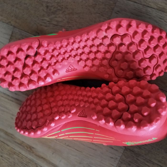 Turfle adidas predator r.42