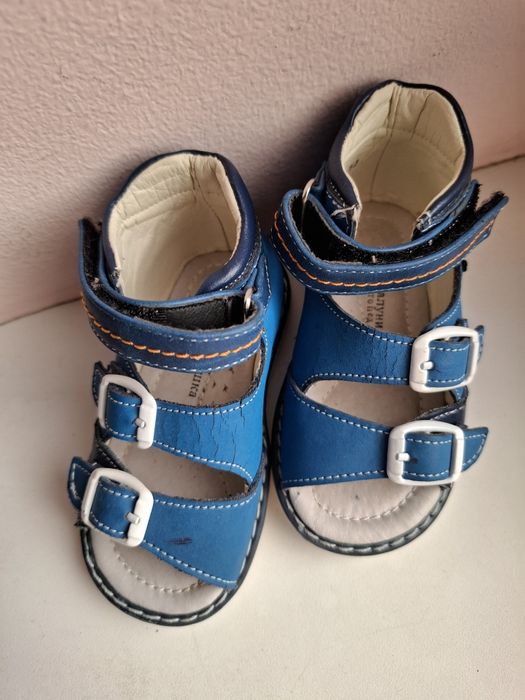 Літнє дитяче взуття