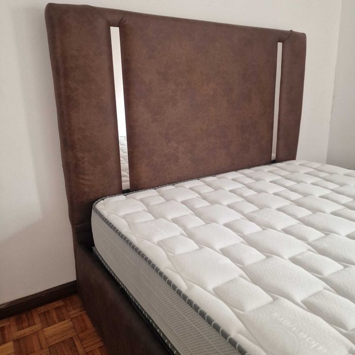Camas De Casal Estofadas ALTA GAMA - MODELO TABELHA - Top de Gama 190x140m Estrado Incluído!!