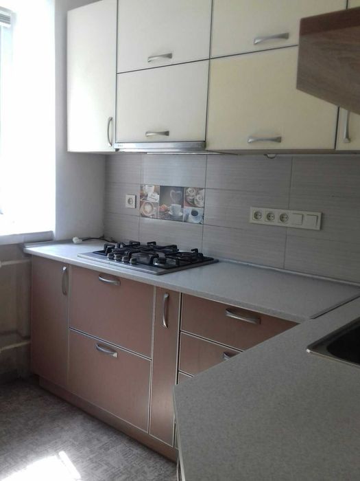 Продам 1 к. Стадіонний капремонт