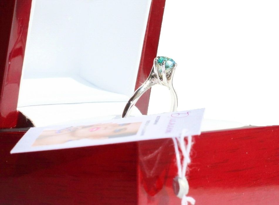 Золотое кольцо Stile с голубым (синим) Бриллиантом 0,64ct! 750 проба.