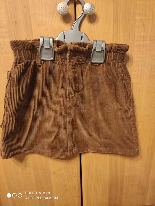 Спідниця для дівчинки фірми Zara  на зріст 128см