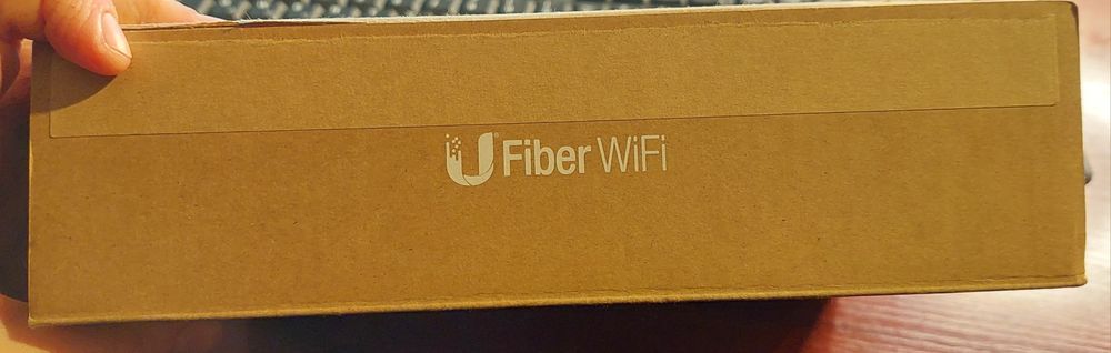 Ubiquiti UFiber WiFi (UF-WIFI)
GPON ONU 2.5G / 1.25G
4×Gigabit LAN
Отл