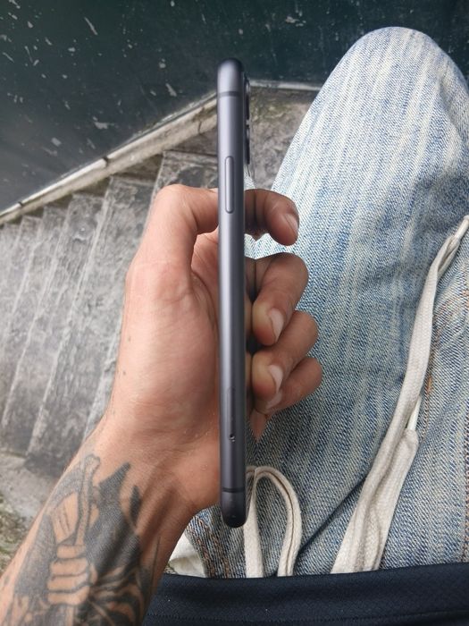 Iphone 11 bloqueado somente para peças