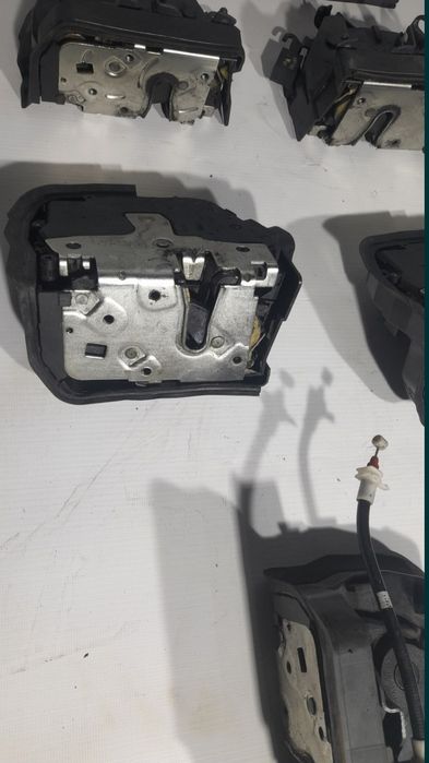 Замок дверей BMW X5 E53 Замок дверний бмв х5 запчастини шрот