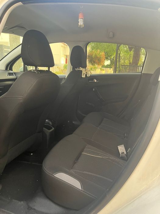 Troco por Mini Cooper            Peugeot 208 1.4 hdi impecável