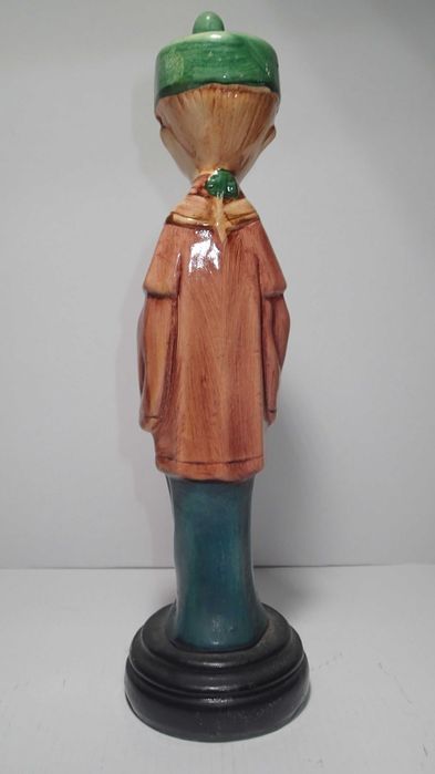 Estatueta pequeno monge em cerâmica