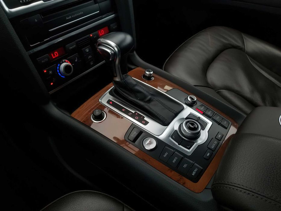 Audi Q7      2015