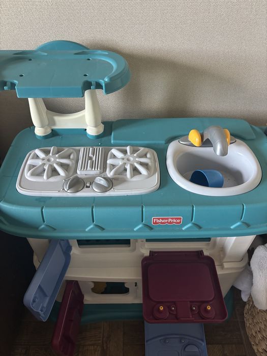 Дитяча кухня fisher price
