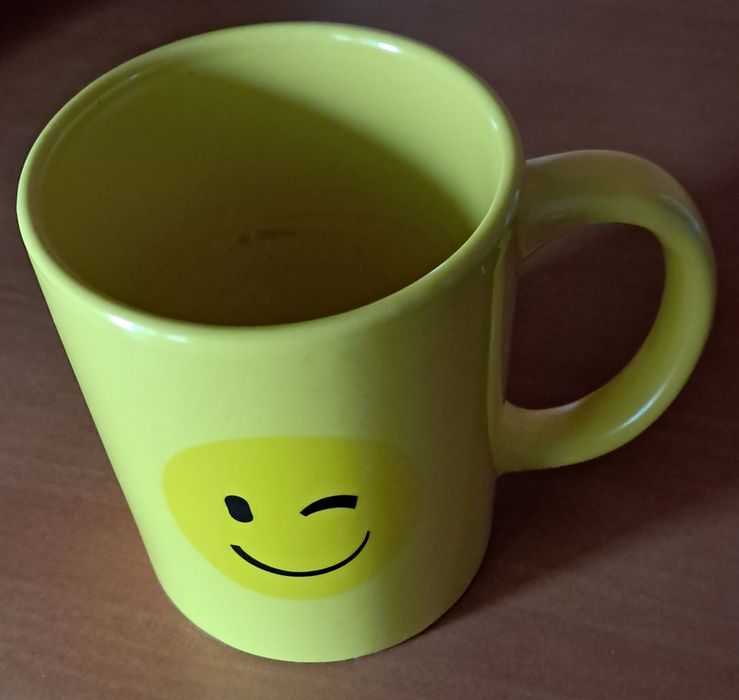Smiling Mug445885794233896960